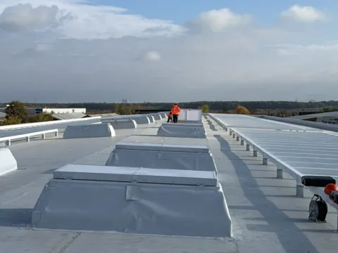 Refacere acoperiș TerraGaz Construct Otopeni – fotografie 2