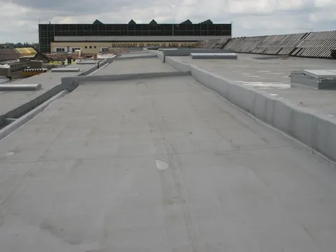 Refacere totala acoperis – Hala Uzina Mecanica Timisoara – fotografie 1