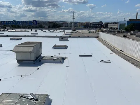 Reparatie capitala acoperis hala Carrefour Felicia Iasi – fotografie 8