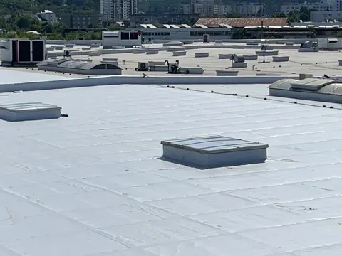 Reparatie capitala acoperis hala Carrefour Felicia Iasi – fotografie 12