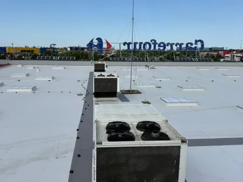 Reparație capitală acoperiș Carrefour Băneasa – Înlocuire membrană PVC SikaPlan 15 G – fotografie 20